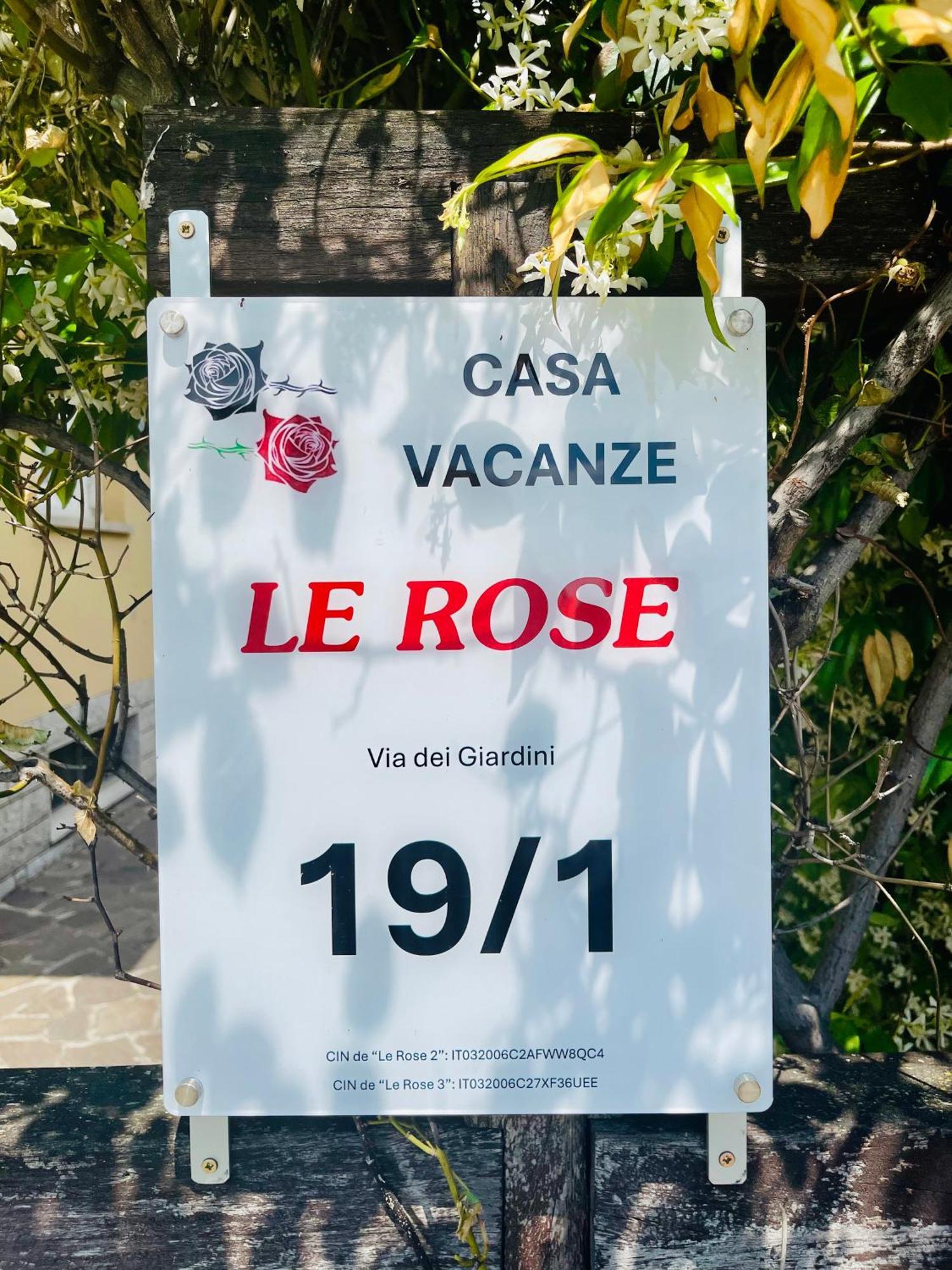 トリエステLe Roseアパートメント エクステリア 写真